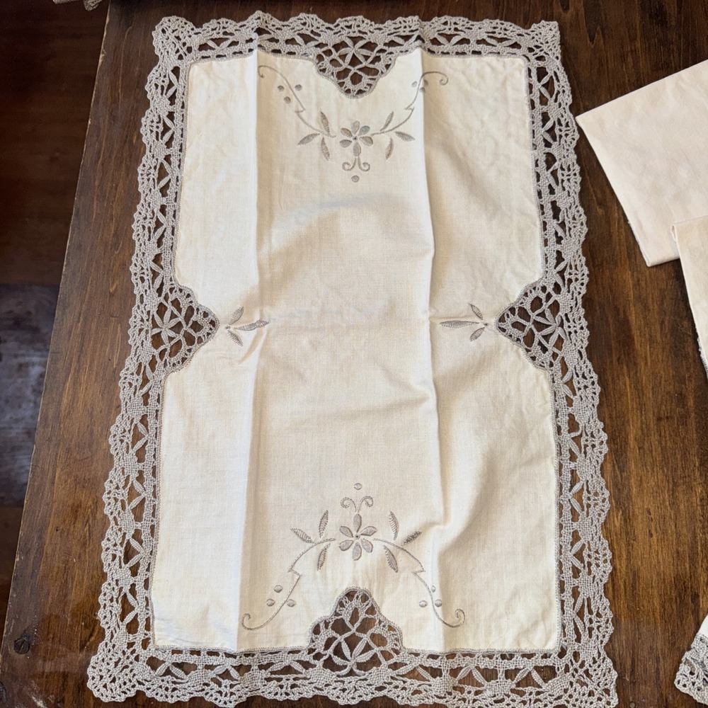 Vintage French Embroidered Lace Gray w/ 4 Napkins Elegant Classic - Picture 5 of 11